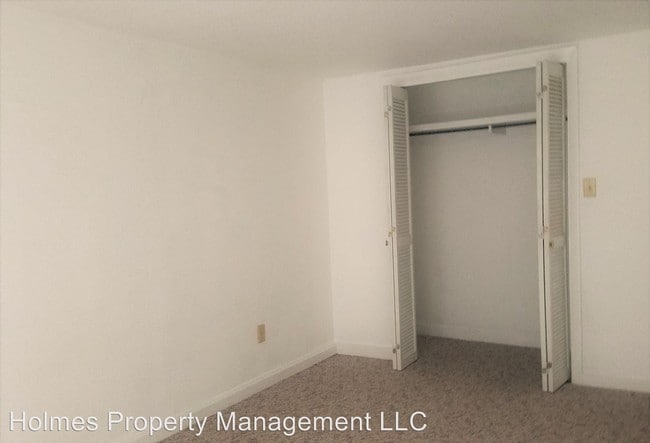 Foto del edificio - 2 br, 1 bath Room For Rent - 1319 Forest Av