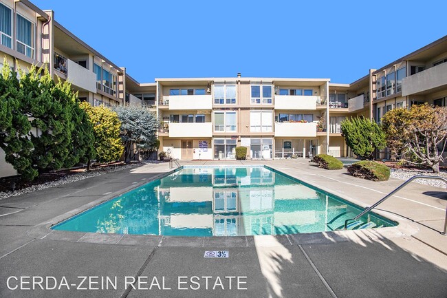 Building Photo - 3 br, 2 bath House - 1825 SHORELINE DR 208