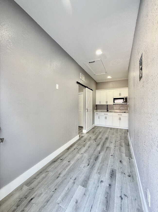 Foto del edificio - 2630 Hilliard Ct