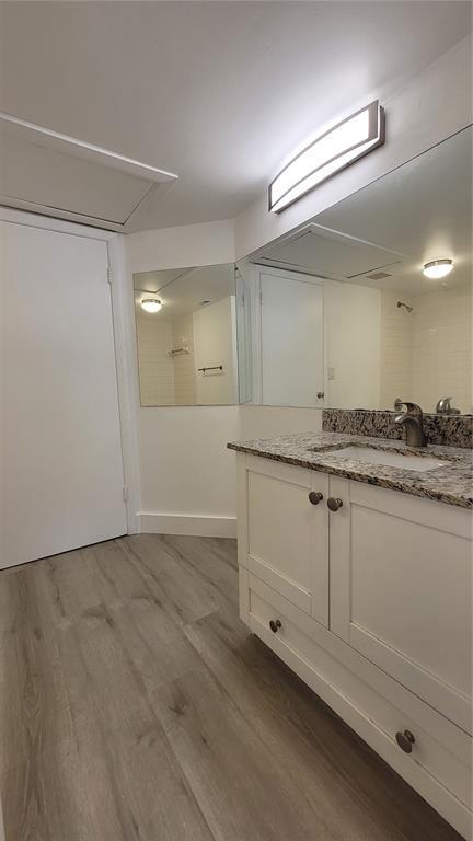 Foto del edificio - 2851 N Oakland Forest Dr
