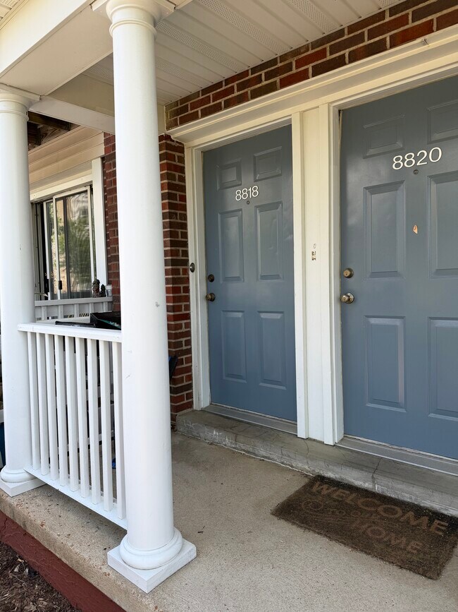 Foto del edificio - 8818 Eager Rd