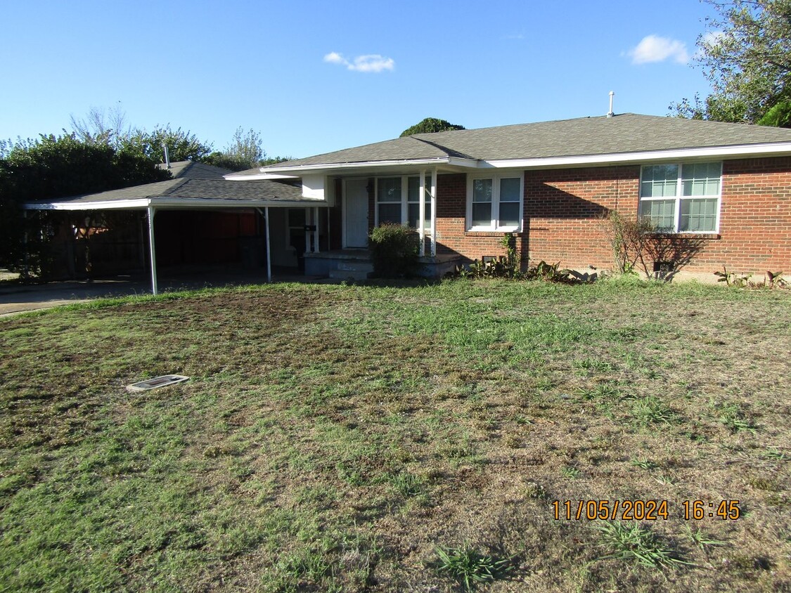 Foto principal - NEW listing-Near Fort Sill and Elementary ...