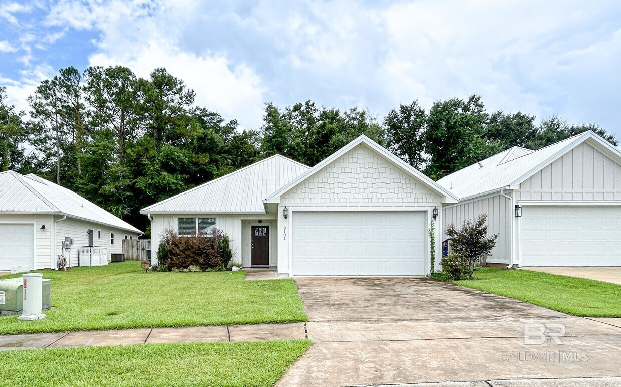 Foto principal - 8101 Carmel Cir