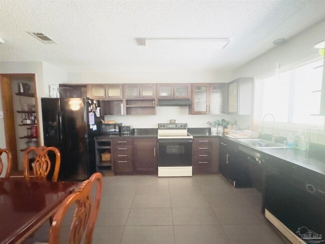 Foto del edificio - 581 Calhoun Ave