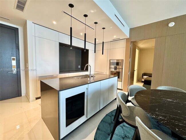 Foto del edificio - 300 Biscayne Blvd Way