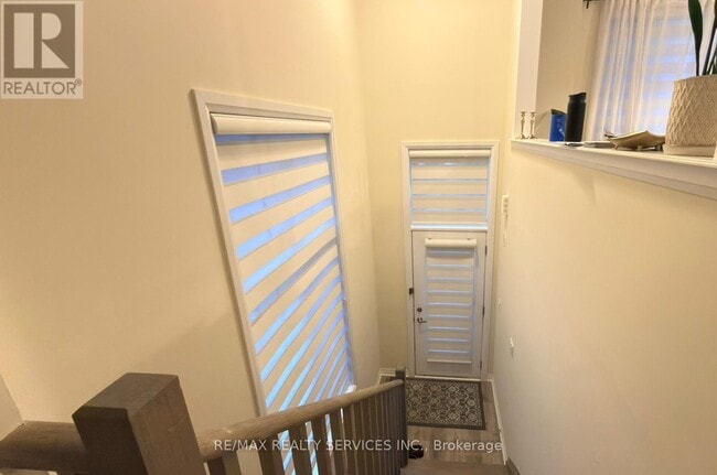 Building Photo - 185 Bedrock Dr