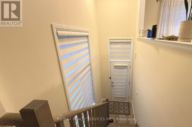 Photo du bâtiment - 185 Bedrock Dr