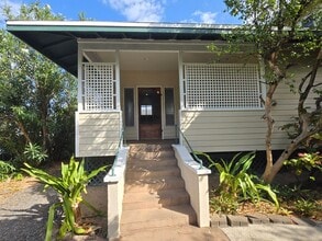 Building Photo - 272 Halenani Dr