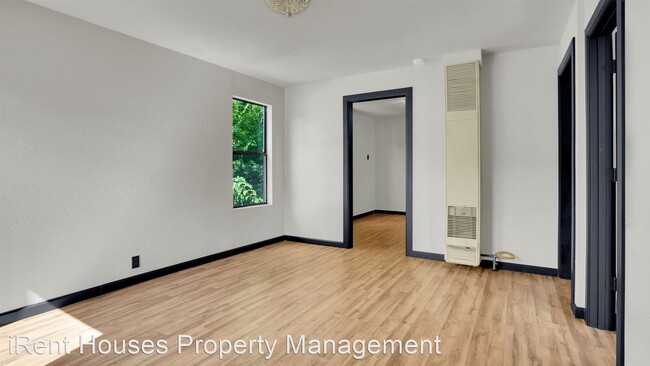 Building Photo - 4 br, 1 bath House - 814 H NW