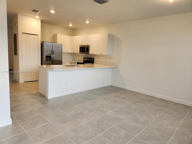 Foto del edificio - 2361 NW 122nd Ter