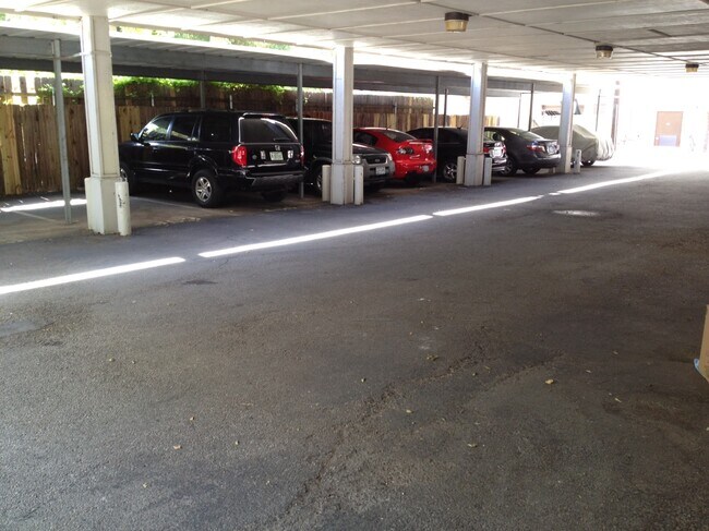 Foto del edificio - 715 W 22nd 1/2 St