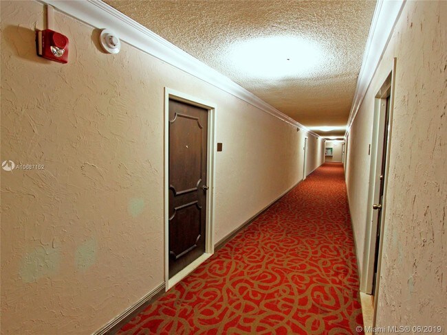 Foto del edificio - 16558 NE 26th Ave