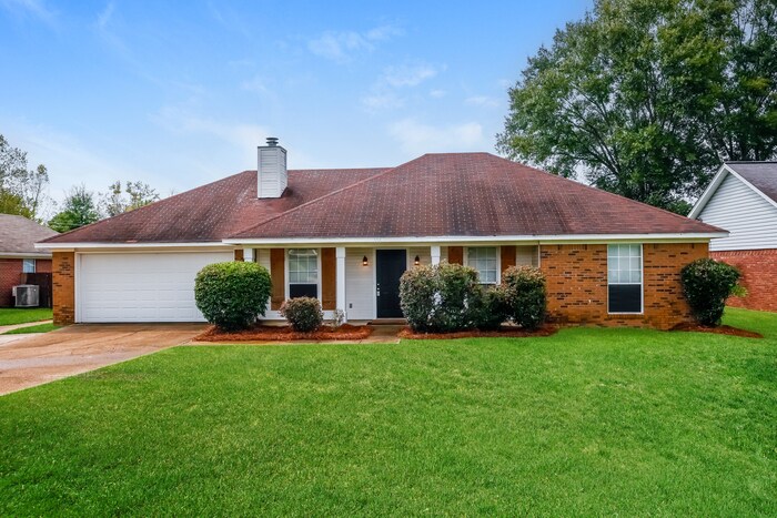 Foto principal - 108 Peach Tree Ln