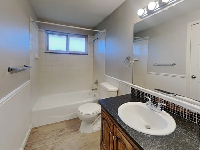 Building Photo - 388 Helena Cir