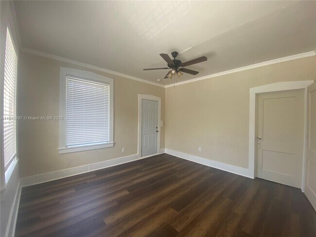 Foto del edificio - 371 NW 3rd St