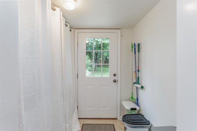 Building Photo - 2295 Melante Dr NE