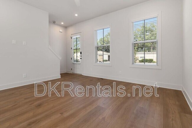 Foto del edificio - 964 N Circle Dr NW