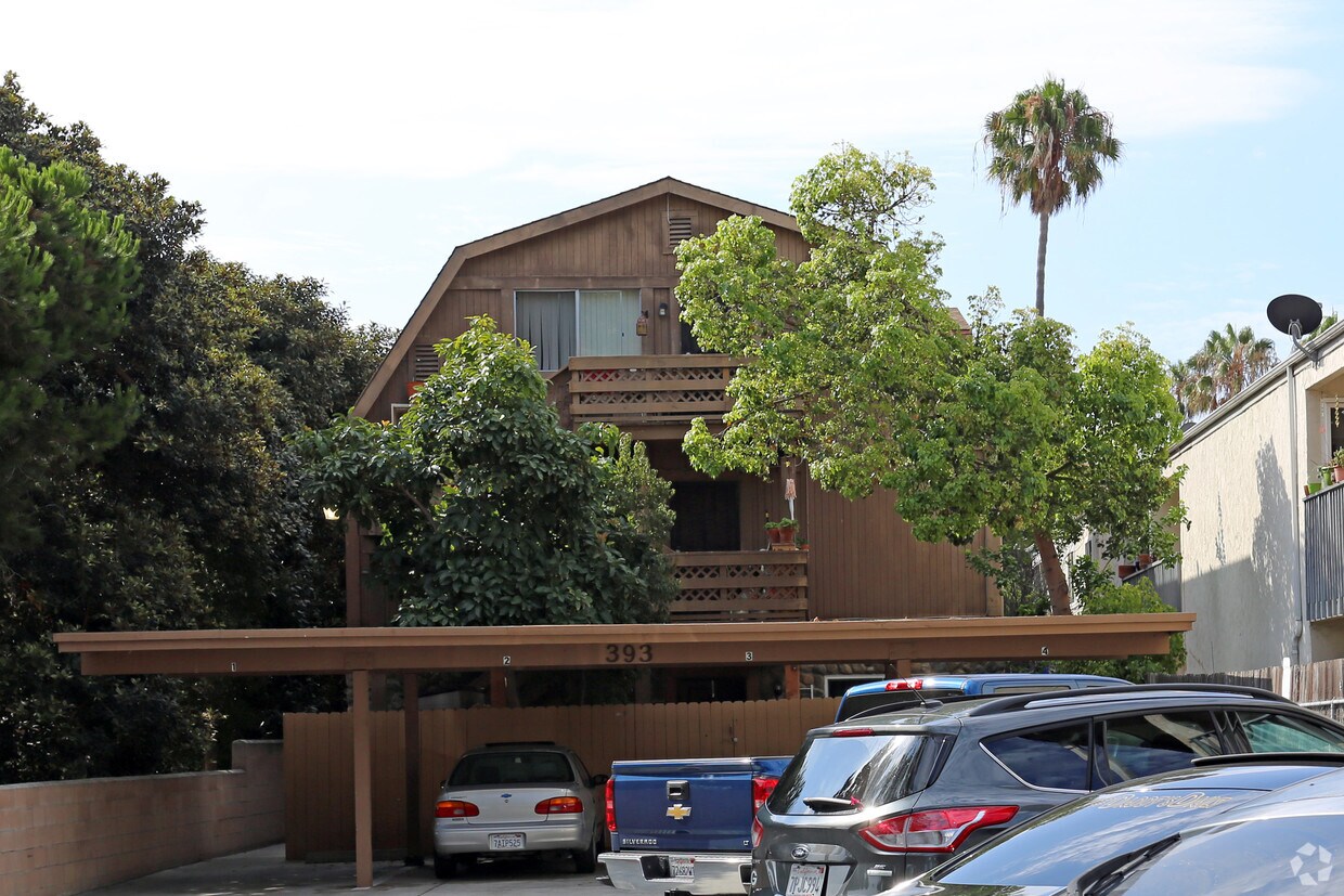 Building Photo - 393 Oak Ave