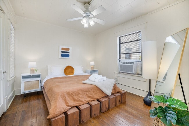 Foto del edificio - 122 W Meadow St