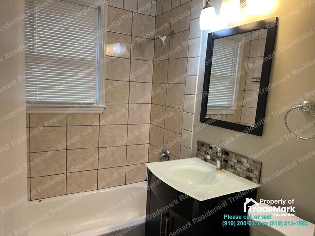 Building Photo - Charming 3-Bedroom Home in a Quiet Area!