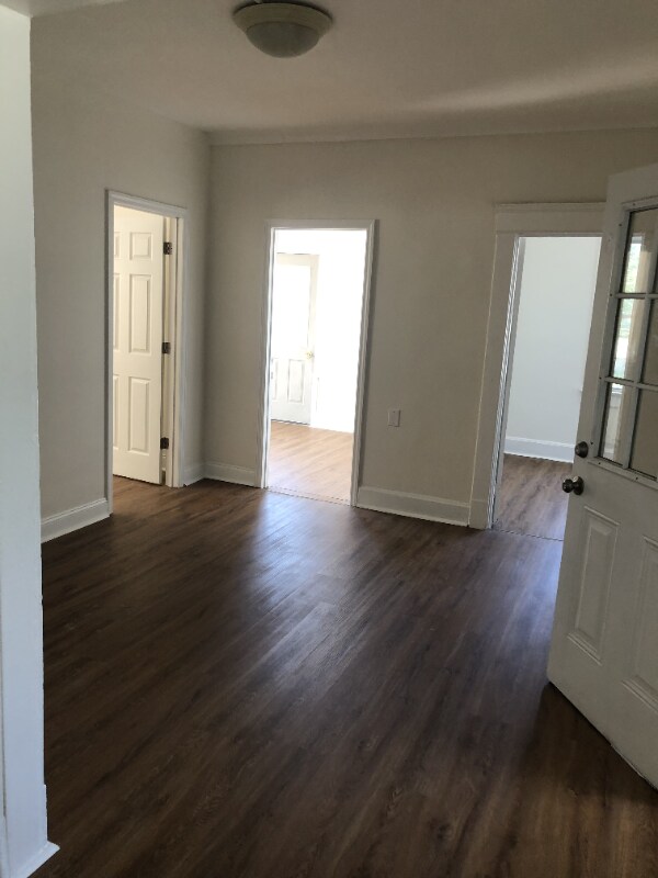 Foto del edificio - 448 Taylor Ave