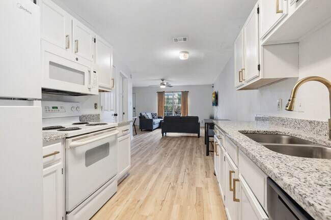 Building Photo - 1335 Nylic St