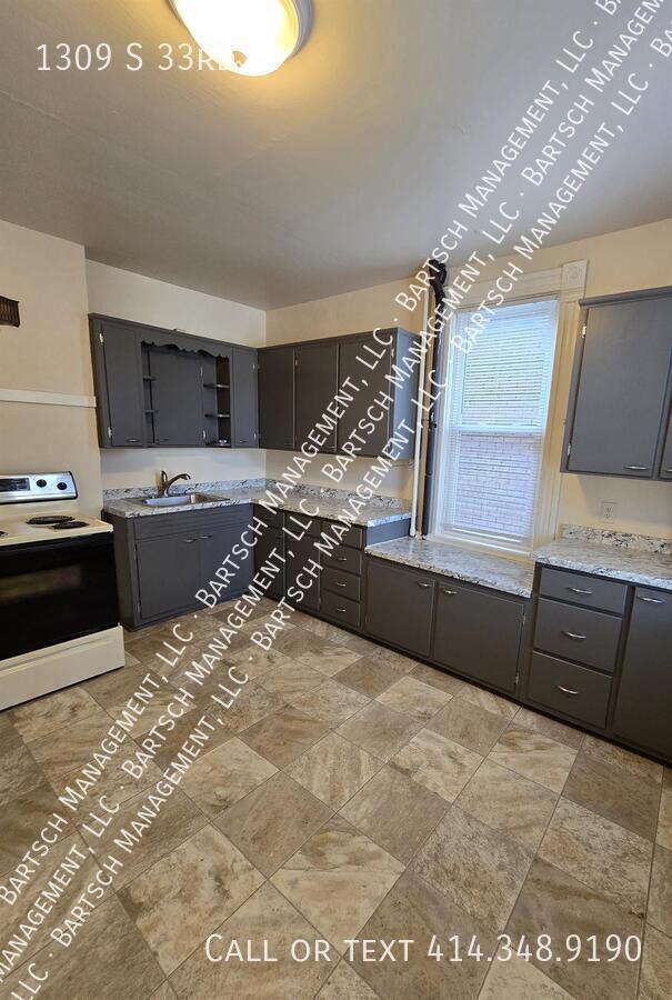 Foto del edificio - 1309 S 33rd St