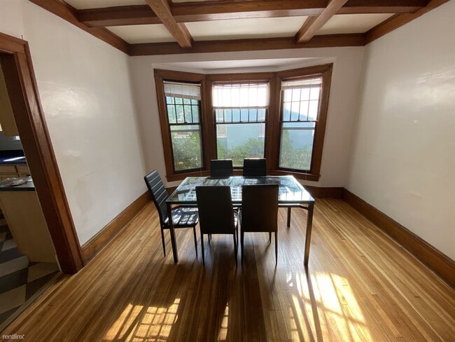 Building Photo - 8 br, 3 bath House - 503 E Ann St 503 East...