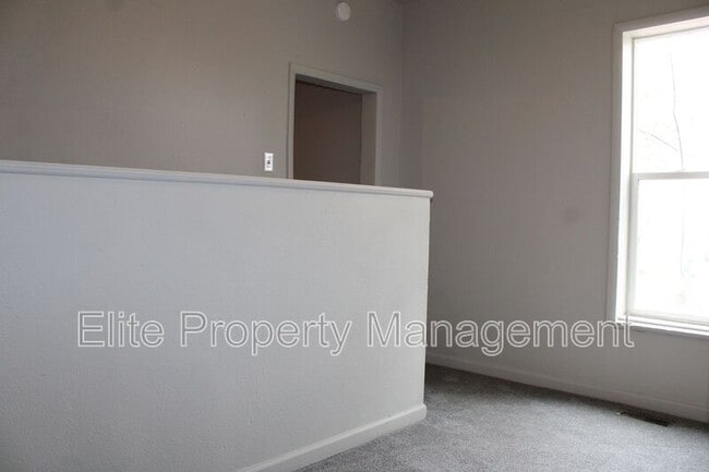 Building Photo - 315 E City Center Dr
