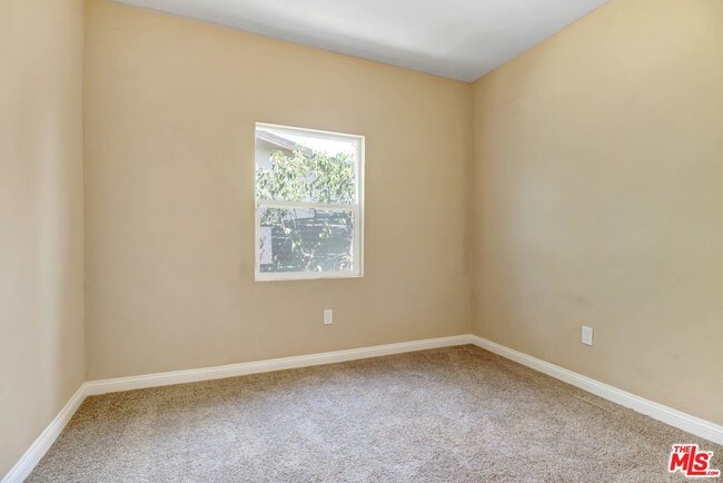 Foto del edificio - 3476 Kansas Ave