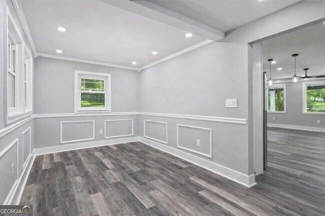 Foto del edificio - 724 Cowan Rd SE