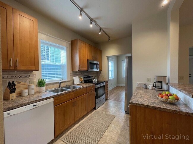 Foto del edificio - 106 Pearl Ave SE