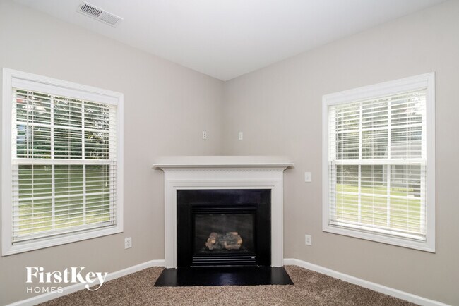 Building Photo - 2152 Lauren Woods Dr