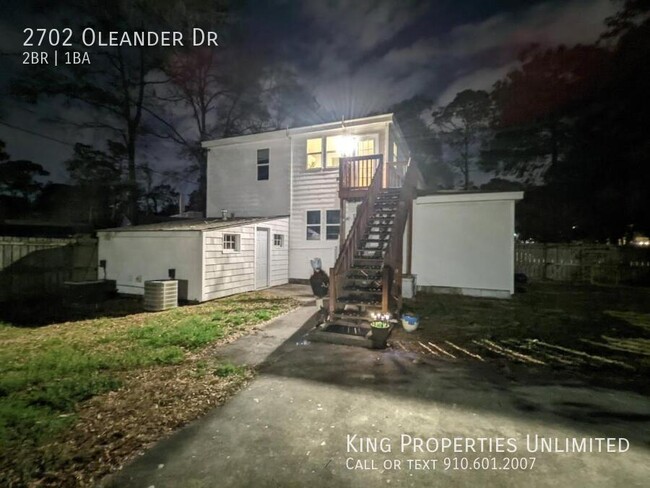 Building Photo - 2702 Oleander Dr