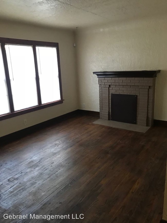 Building Photo - 2535 Altoona St