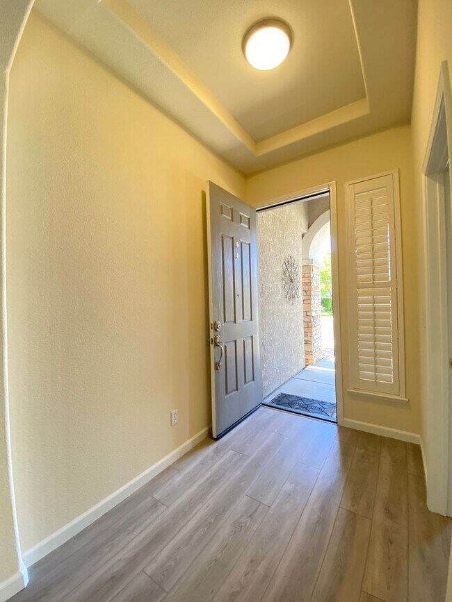 Foto del edificio - Beautiful Home in Stonelake Coming Soon!