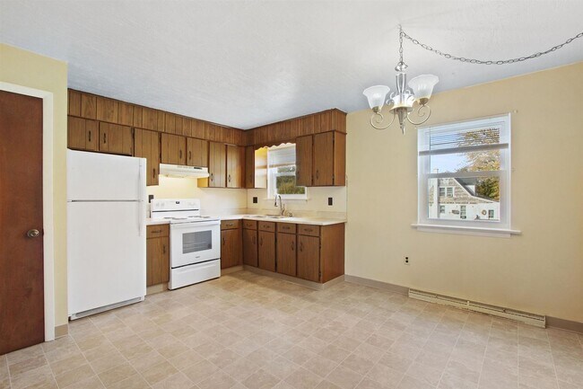 Foto del edificio - Bright 2BR Townhome in Dallastown School District!