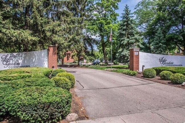 Foto del edificio - 1321 W Main St