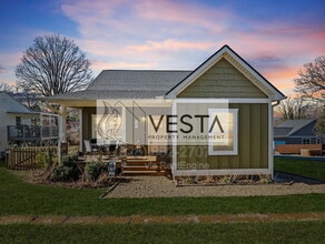 Building Photo - 4 Lola Lilly Pl