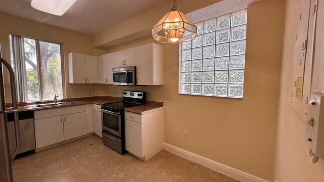 Foto del edificio - 6936 SW 39th St