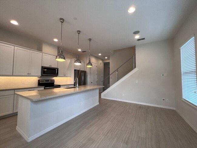 Building Photo - 857 Taramundi Dr