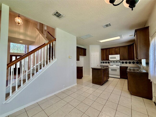 Building Photo - 7426 Maple Run Dr