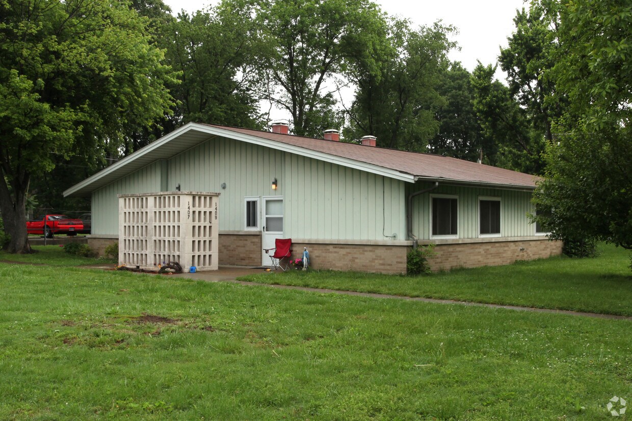 Primary Photo - Greentree village