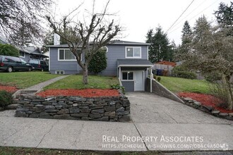 Building Photo - 1523 S Mason Ave