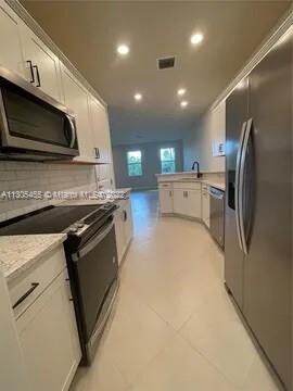 Foto del edificio - 4174 Greenway Dr