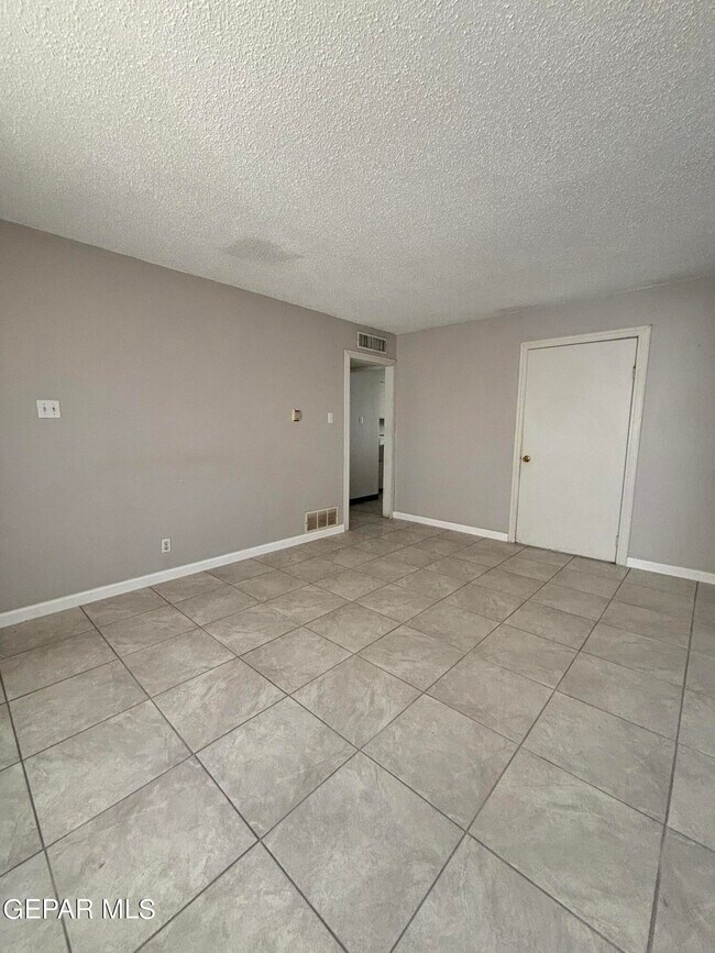 Building Photo - 10093 Alcan St