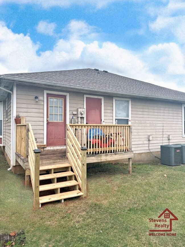 Building Photo - 106 Vinewood Rd