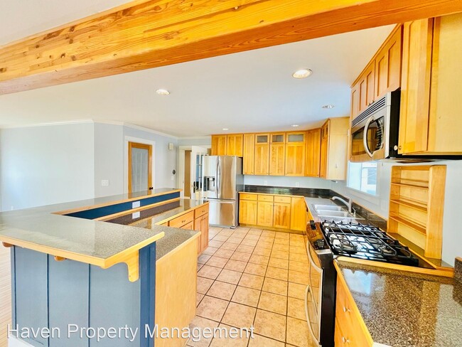 Foto del edificio - 5 br, 3.5 bath House - 7553 30th Ave SW