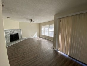 Building Photo - 11 Westbrooke Dr