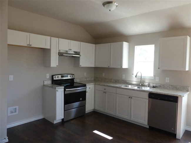 Building Photo - 2920 Berryhill Dr